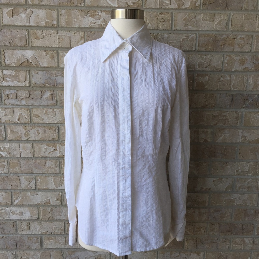 Body By Victoria button up shirt size M 🌸